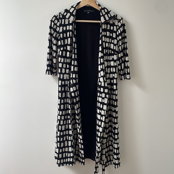 Ross Mayer wrap back white print dress, 3/4 sleeves, collar, made in Canada  XS - Picture 7 of 10